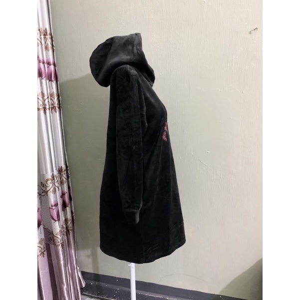 Váy hoodie nhung dày ấm, thêu chữ