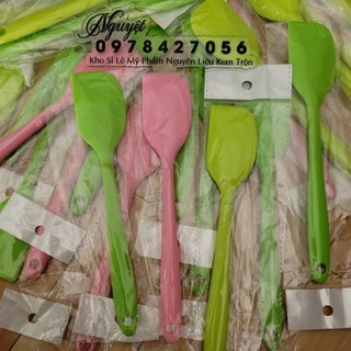 Phới silicon trộn kem ,trộn bột làm bánh 21cm