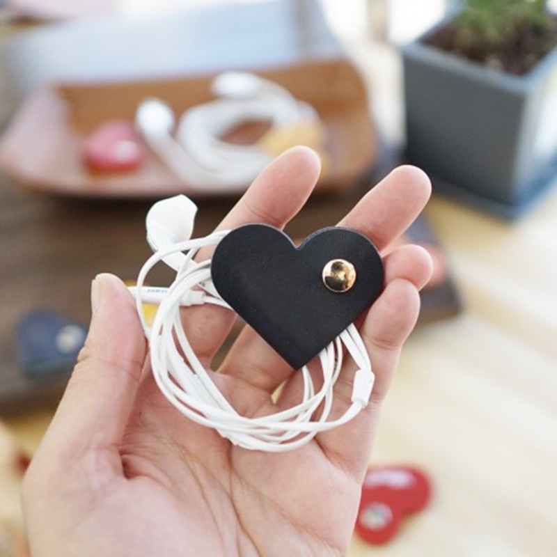 1 / 5 Kẹp Giữ Dây Cáp Hình Trái Tim Bằng Da PU
