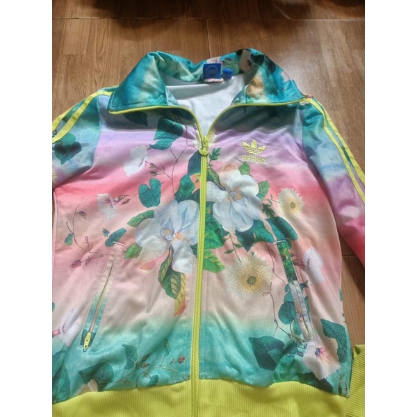 •Áo khoác nữ hiệu Adidas hoạ tiết hoa văn đẹp chính hãng bảng hiếm•