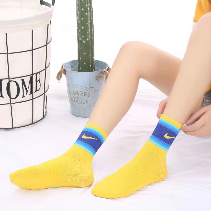 Đôi Vớ Thể Thao Chất Liệu Cotton Thoáng Khí Nhiều Màu Sắc Thời Trang