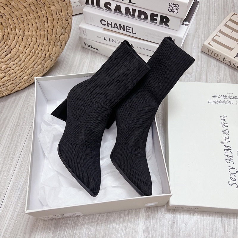 Boot len mũi nhọn