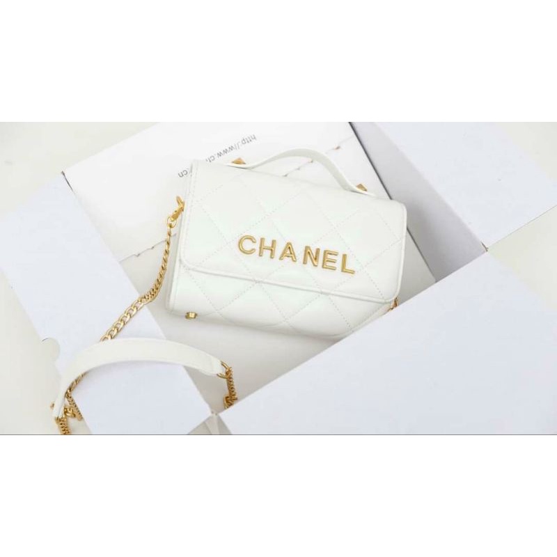 Túi xách nữ kẻ vuông Chanel màu trắng