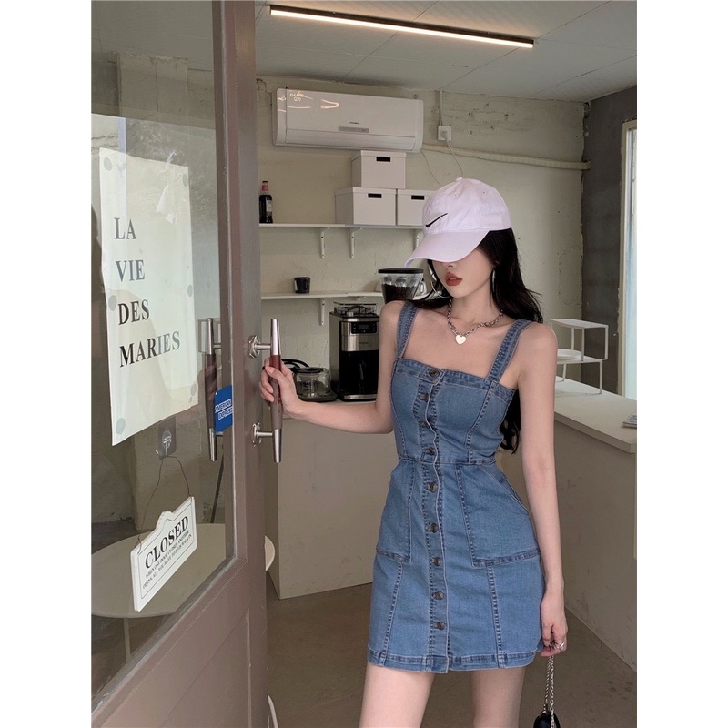 Đầm jean body . Có 1 màu . KÈm hình chụp thật 100%. Size dưới 54kg vừa. Đơn giản mà đẹp. Mua nhanh kẻo hết nha