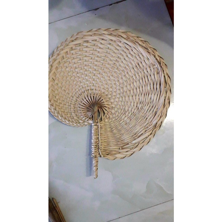 Quạt đan lá cọ lá kè ,quạt cầm tay treo tường trang trí decor phòng.