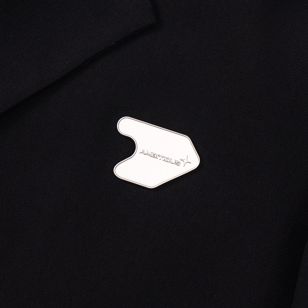 Áo &quot;Blazer&quot; tag kim loại