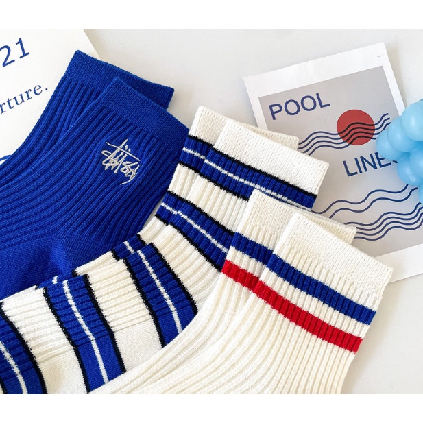 Vớ Tất cổ lửng Họa Tiết Nam Nữ phong cách thể thao, trẻ trung, năng động.