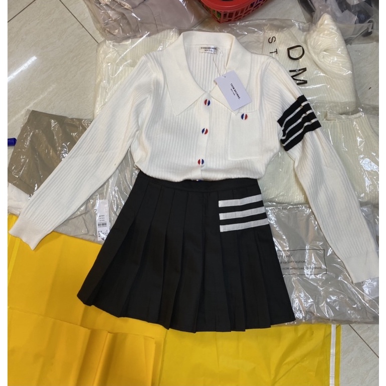 Áo thombrowne + chân váy