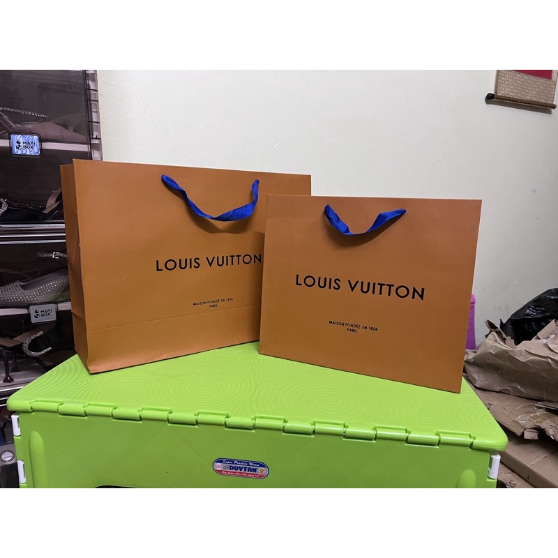 Túi giấy các hãng có sẵn