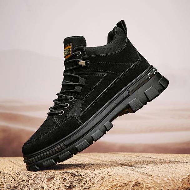 Giày Boot Nam Màu Đen POIN GN415