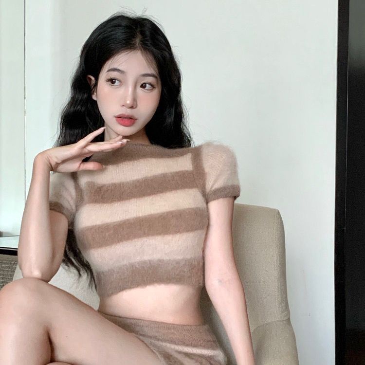 Bộ Áo Dệt Kim Kẻ Sọc Dáng Ngắn Phong Cách Hàn Quốc Thời Trang Mùa Xuân Mới 2022 Cho Nữ