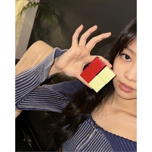 Áo kiểu trễ vai màu xanh giống Jennie Blackpink, Minnie GIDLE