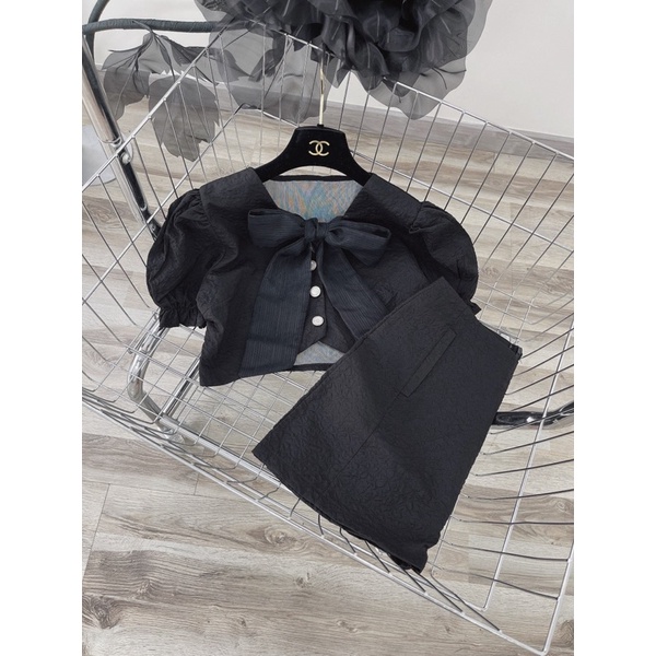 SET ÁO GẤM XỐP CROPTOP CỘT NƠ REN + CHÂN VÁY (TH)