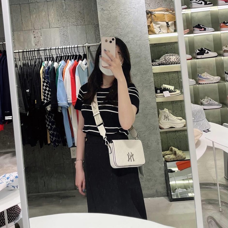 Túi NY đeo chéo nam nữ unisex túi MLB Logo Bạc hộp vuông da vân in chữ 18cm vừa điện thoại