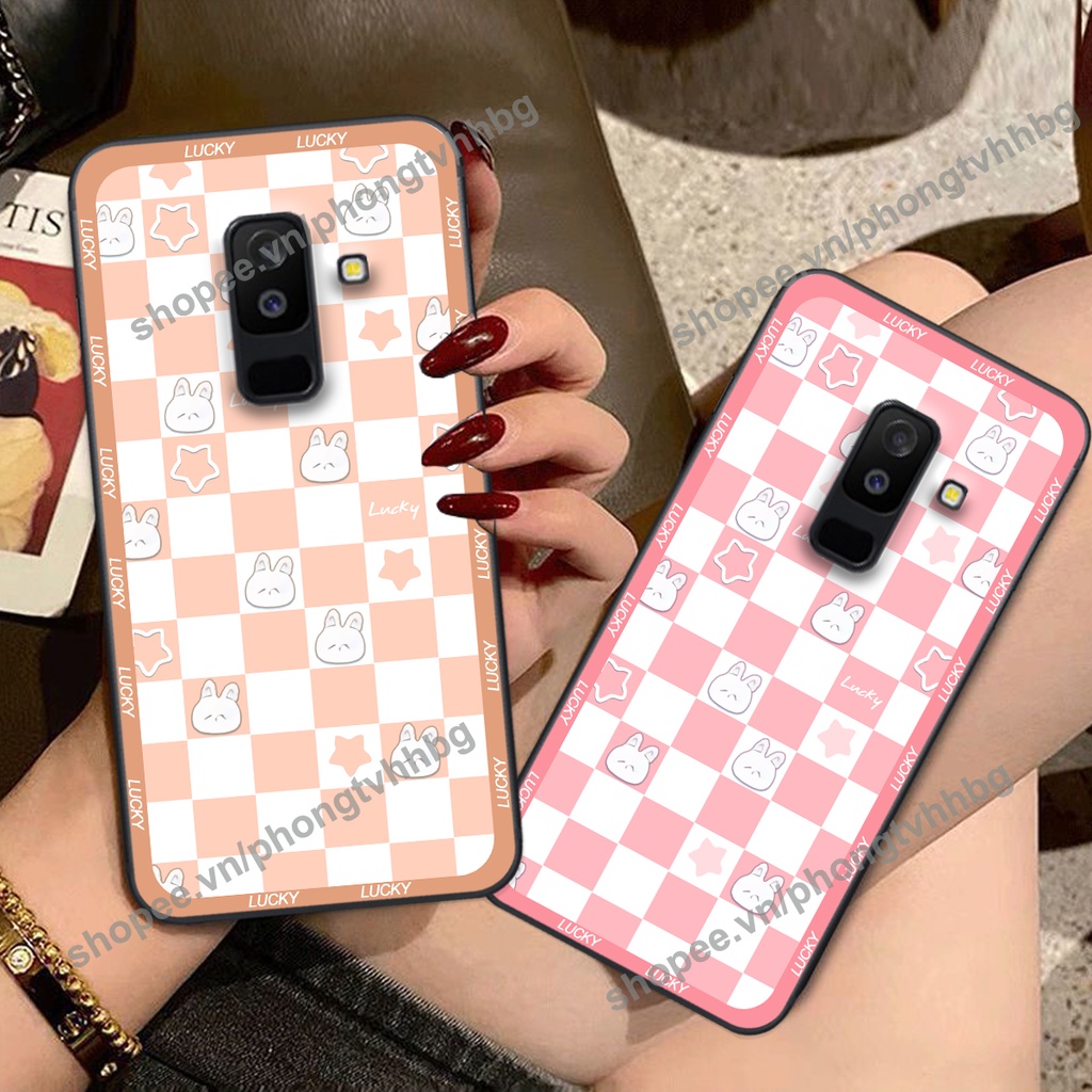 Ốp lưng Samsung J8 caro mẫu hoa trắng đen cực đẹp cute giá rẻ