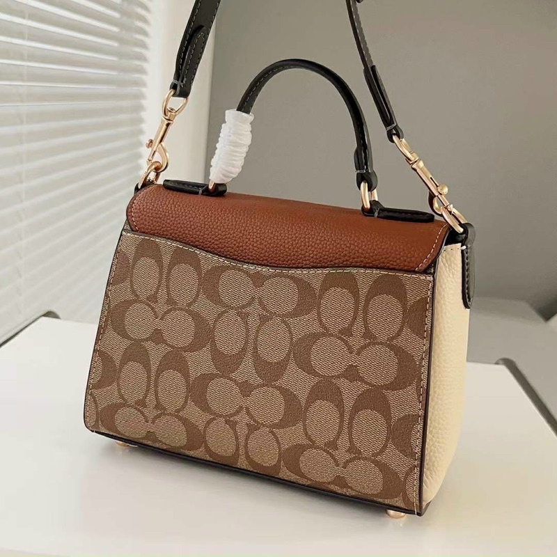 Túi đeo chéo Coach Morgan Top siêu trẻ trung