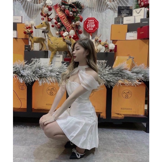 Váy cúp kèm tag đá