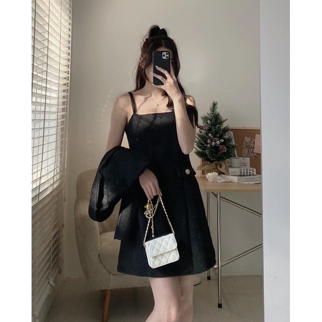 Set váy hai dây kèm áo khoác dạ tweed trắng ngà