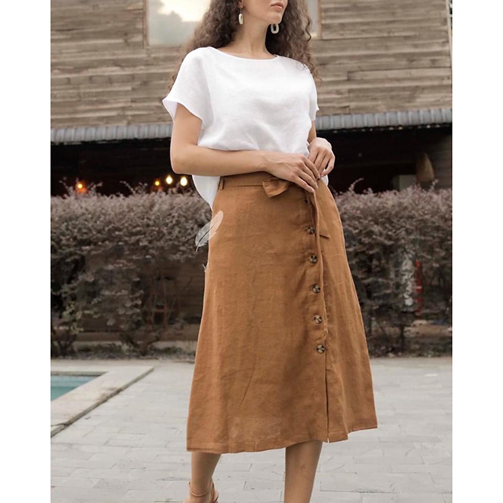 (TỔNG KHO LÂM ANH CHUYÊN SỈ) Set bộ Linen Áo sơ mi cánh dơi + Chân váy phối khuy trẻ trung (Áo trắng + Chân váy Nâu)