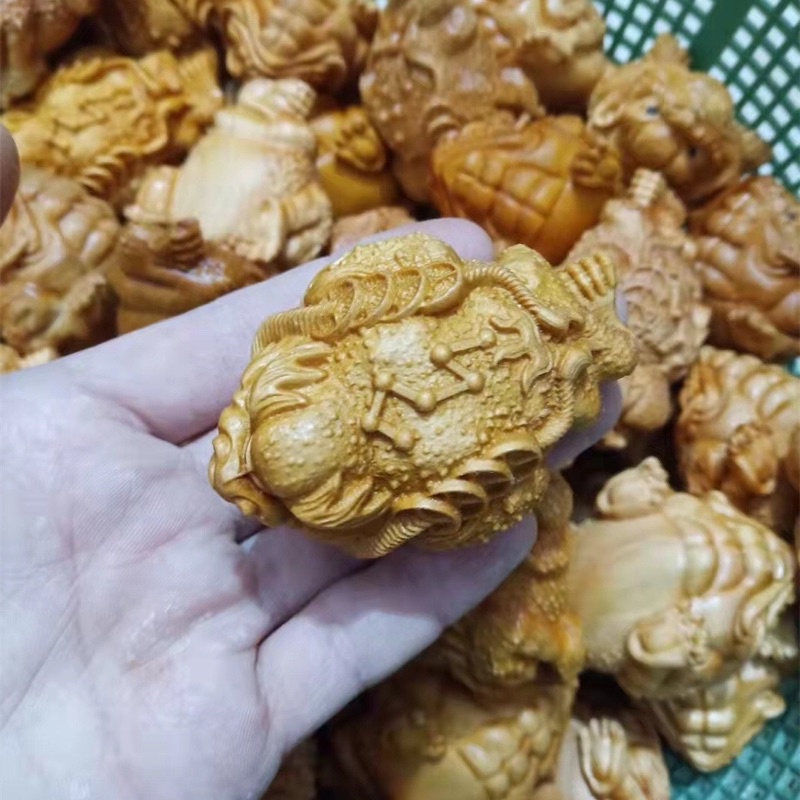 Tượng gỗ Thiền Thừ chiêu Tài lưng có Thất Tinh.