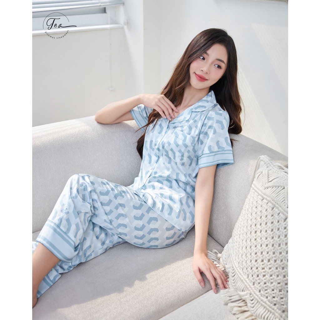 Bộ mặc nhà Pyjama lụa cao cấp Tea tay ngắn quần dài họa tiết hoa văn trám