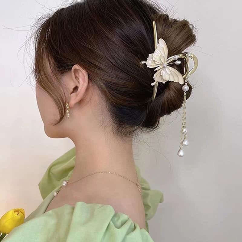 Kẹp càng cua hình bướm gắn tua rua sang trọng
