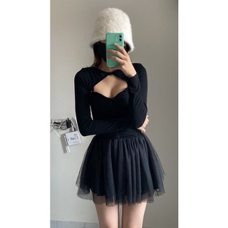 Váy khoét ngực dáng xoè
