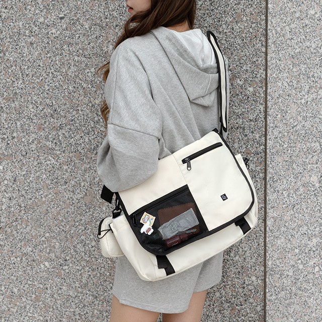 Túi đeo chéo Laini kèm móc khóa order chính hãng Hàn Quốc