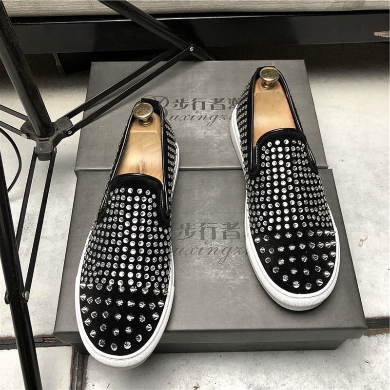 Giày vê sạc mũi sắt nhũ nam. lười đính đá mũi đinh