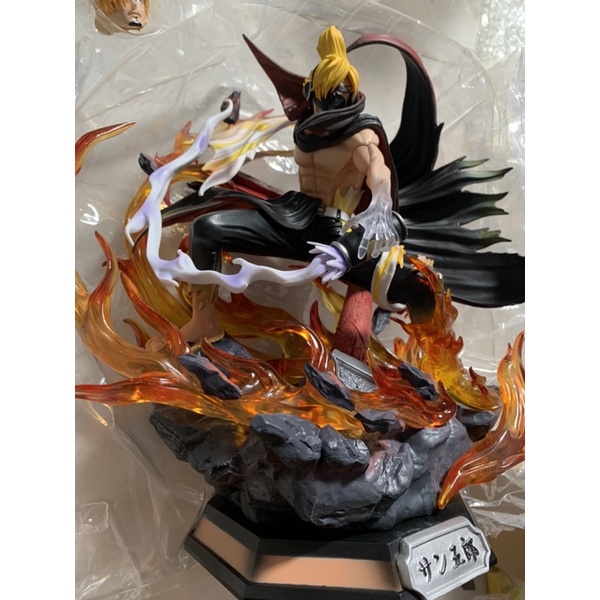 Mô hình Sanji Vinsmoker biến hình có Led 36cm - One piece