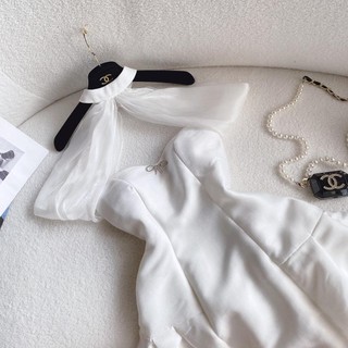 Đầm ông cúp ngực đính đá kèm chocker voan cổ