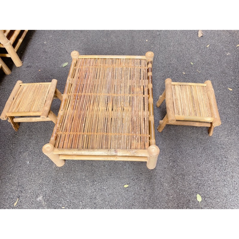 Bàn tre, ghế tre to nhỏ