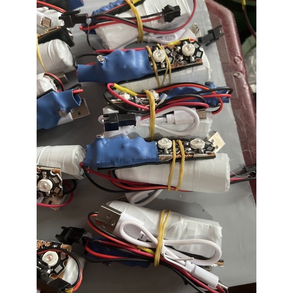ĐÈN NHÁY CẢM BIẾN - Rẻ Nhất thị trường - tặng kèm cáp sạc.