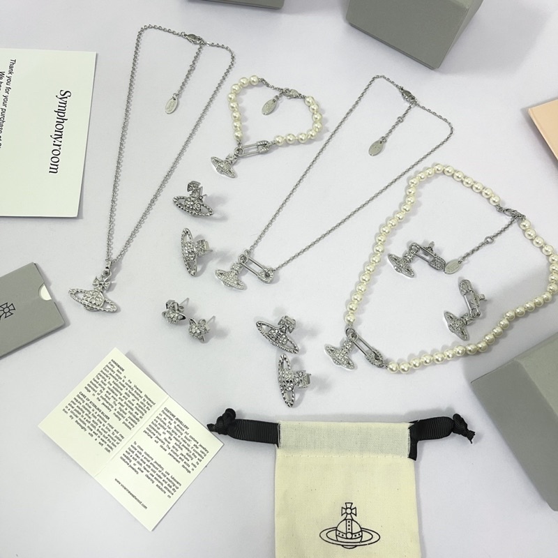 Phụ kiện Vivienne _Westwood