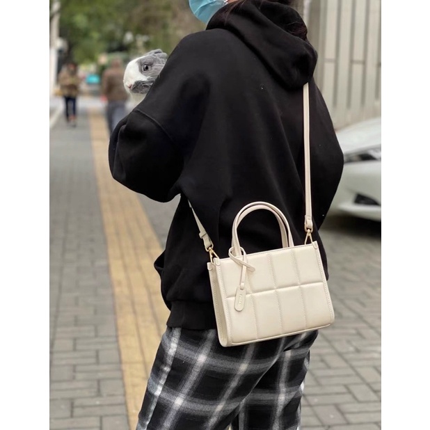 TÚI Xách  Nữ Quai Cầm Kèm Dây Đeo Chéo Mẫu Chần Ô Mới