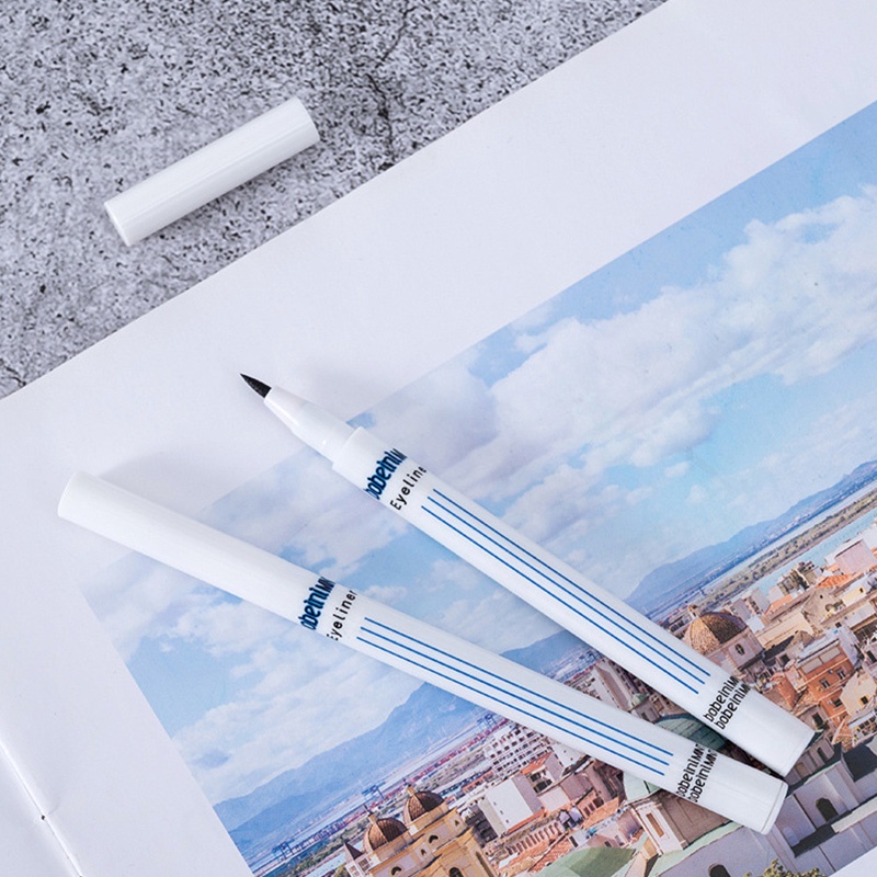 miumiuaBút kẻ bọng mắt cười và nếp mí Sweet Mint vỏ màu trắng + xanh dương