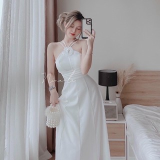 Đầm cổ yếm