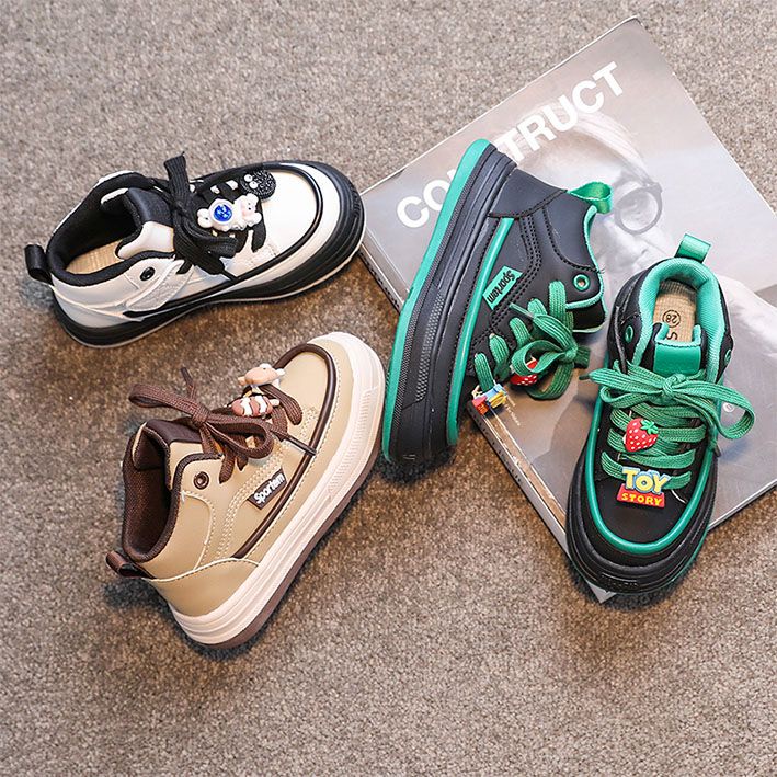 Giày Sneaker Đế Mềm Lót Lông Cừu Cổ Cao Họa Tiết Hoạt Hình Cho Bé Gái