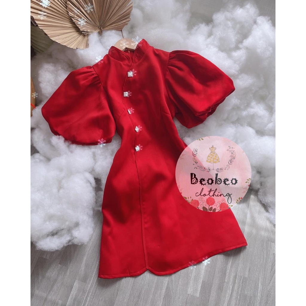 Đầm đỏ cổ tàu phối nút tay phồng dễ thương