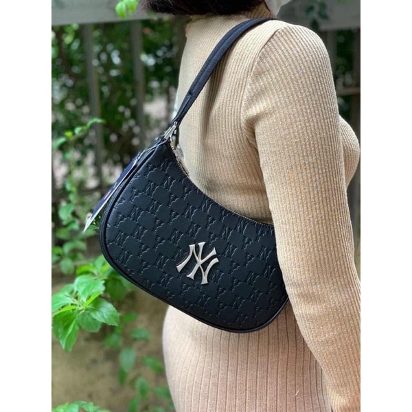Túi kẹp nách da monogram MLB chính hãng