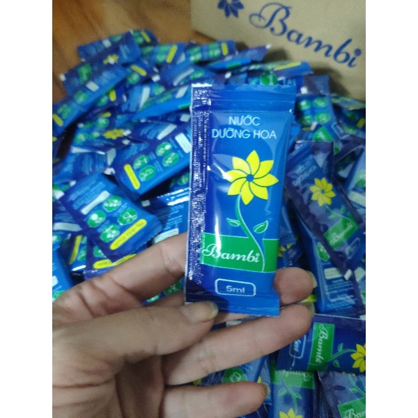 Set 100 gói nước dưỡng hoa tươi lâu Bambi 5gam
