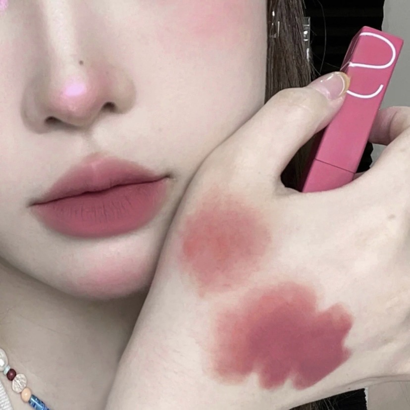 Son Môi Chống Thấm Nước Lâu Trôi Với 6 Màu Lựa Chọn