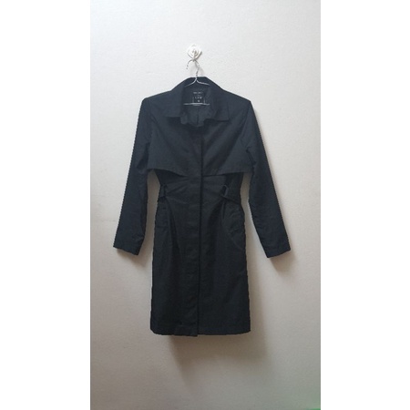 Áo khoác trench coat màu đen_ canifa