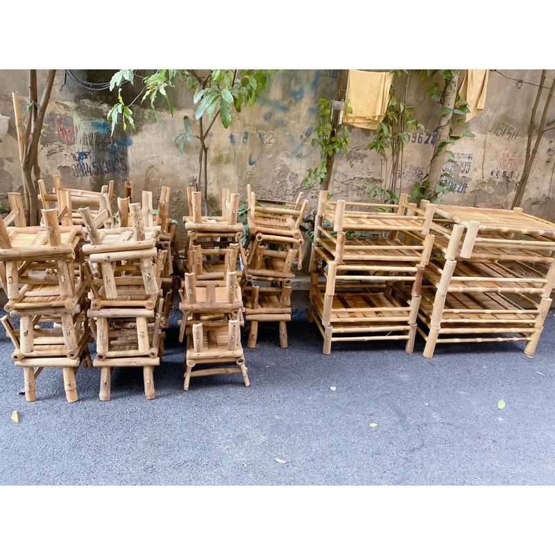 Bàn tre, ghế tre to nhỏ
