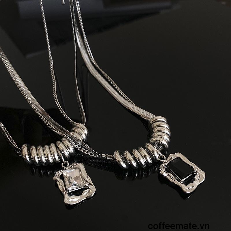 【coffeemate】⚡ Hip Hop Vuông Đính Đá Zircon 2 Lớp Vòng Cổ Nữ Thiết Kế Thu Đông Cảm Giác Áo Len Dây Chuyền