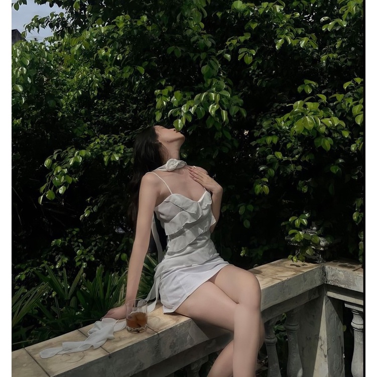 LadyQueen- Áo tua rua vạt xéo kèm bông buộc cổ- Lily Top | BigBuy360 - bigbuy360.vn