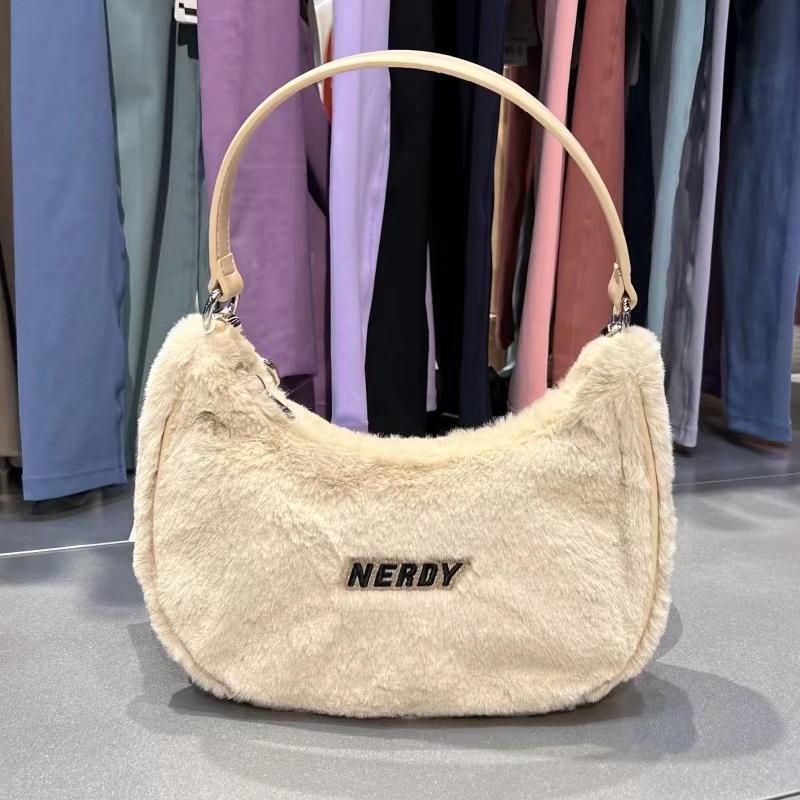 One Túi Đeo Vai Phối Lông Thiết Kế Dễ Thương