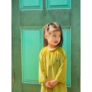 Áo dài nhung the bé gái