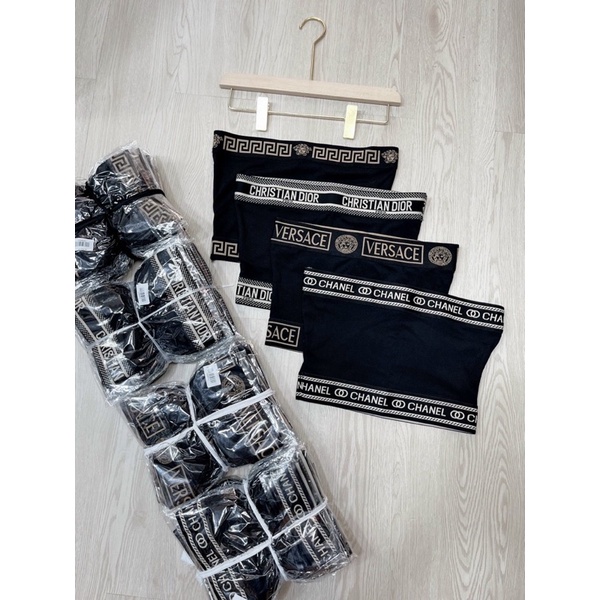 Áo ống đen viền hoạ tiết kiểu siêu sang