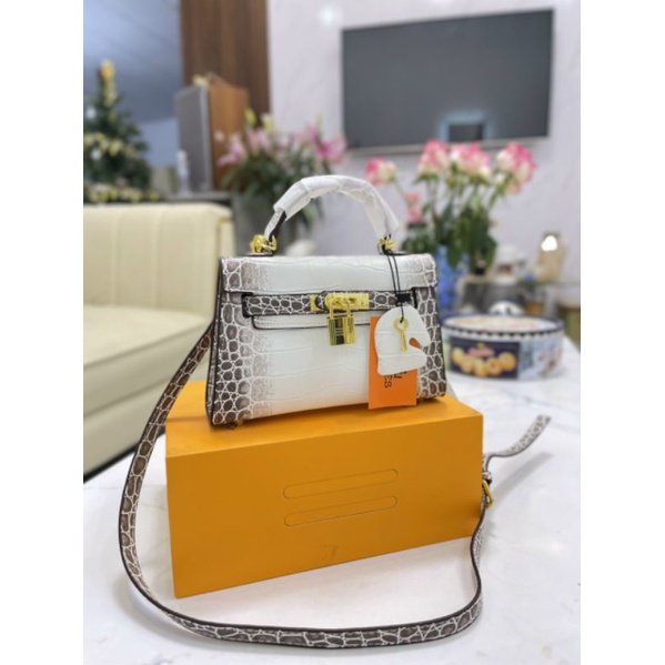 Túi xách HM Bạch Tạng da rắn  size 19 sang chảnh có dây đeo chéo nữ